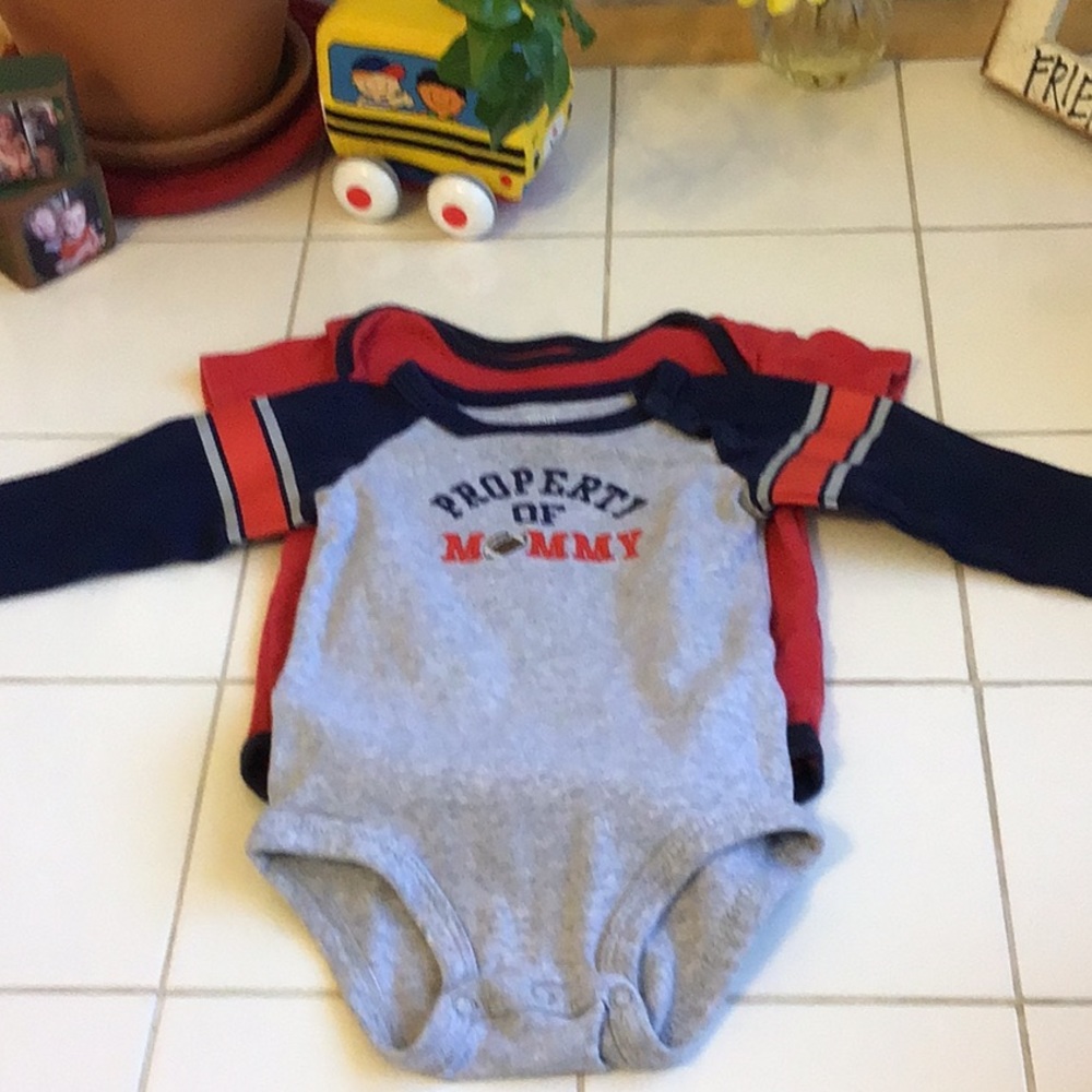 2 Short Onesies, 1 Long Onesie, 2 Prs of Pants - Picture 6 of 7
